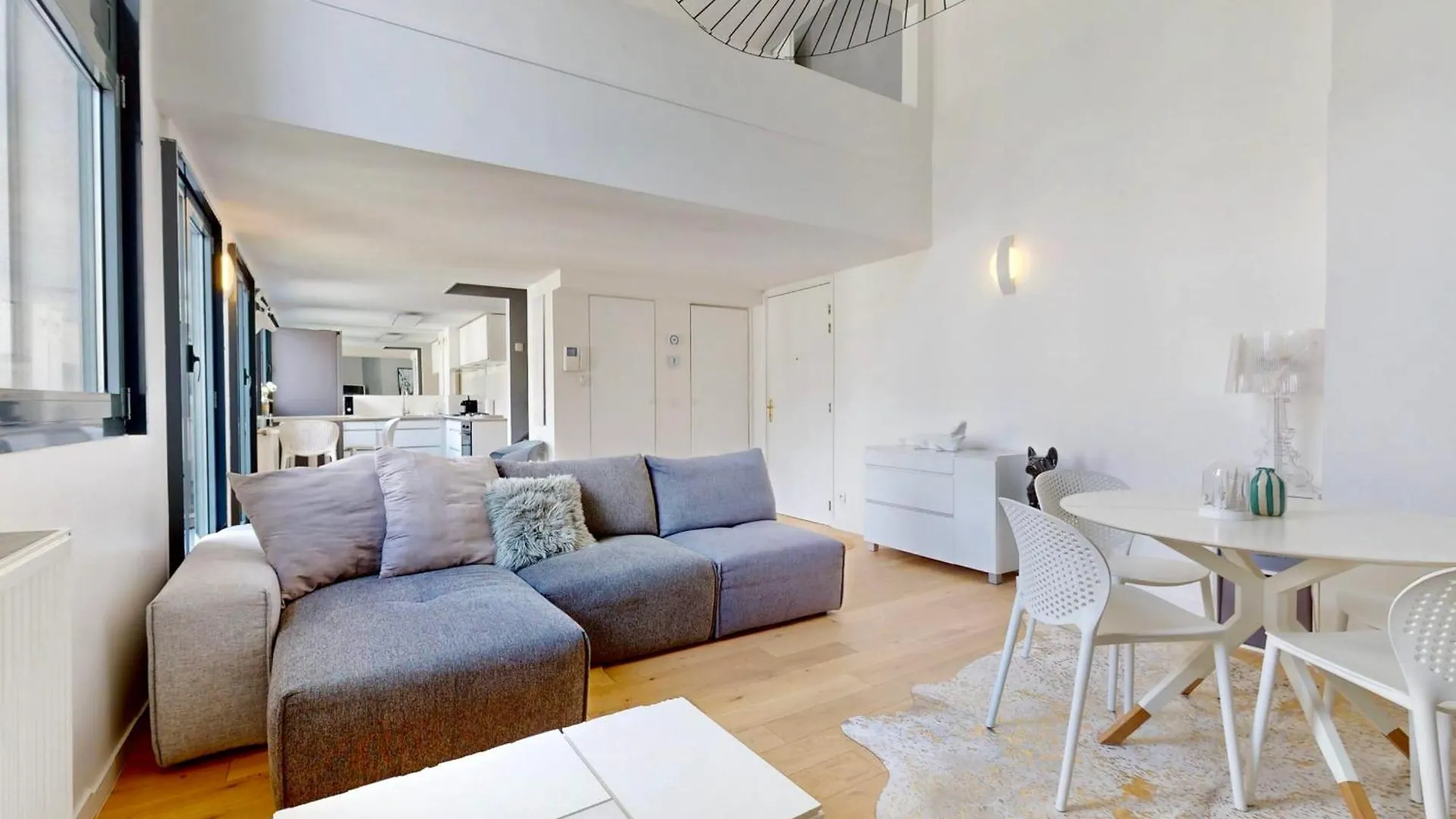 T3 En Duplex Au Centre Ville Анси